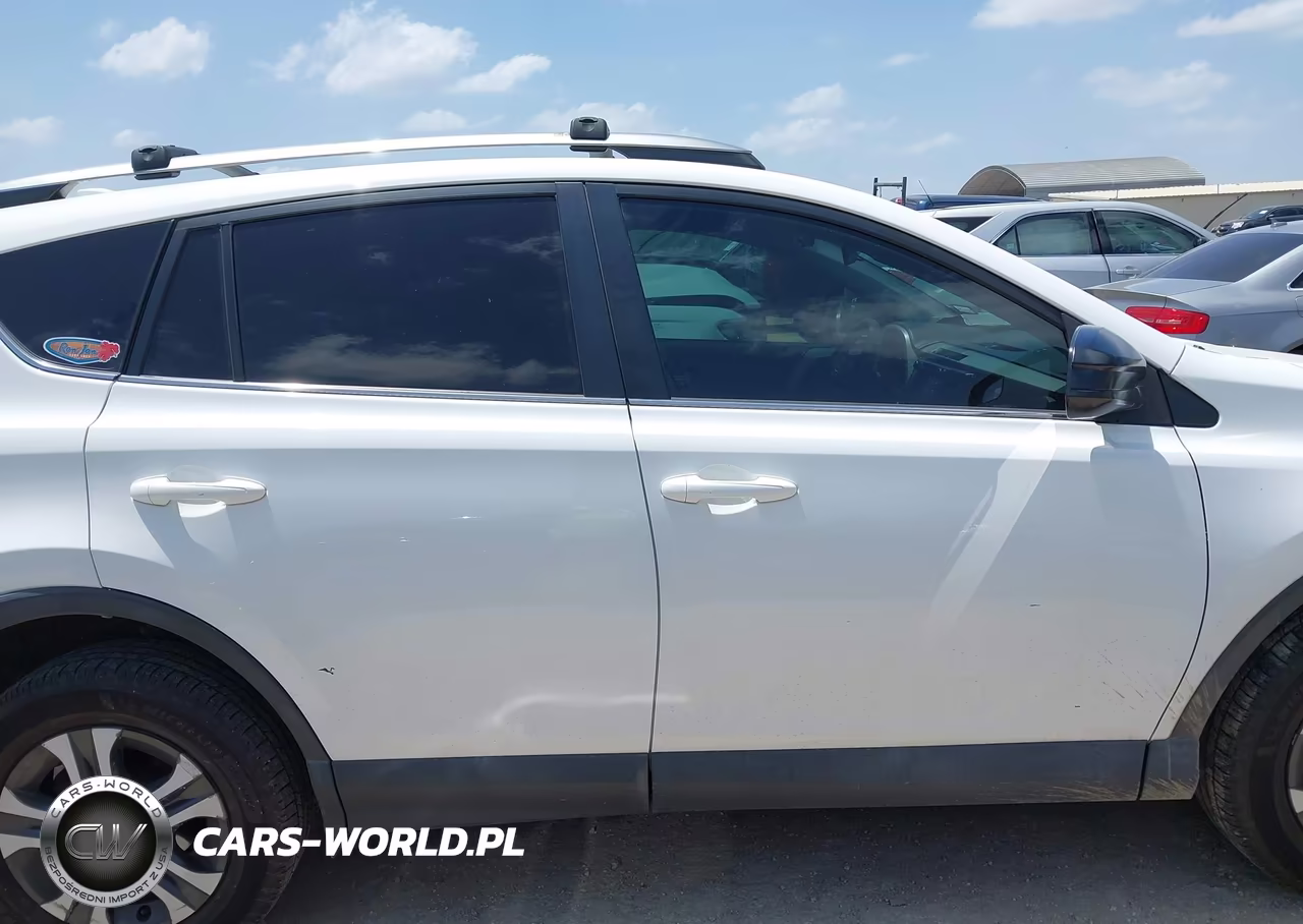 2018 Toyota Rav4 Le VIN:2T3BFREVXJW700850 - 14