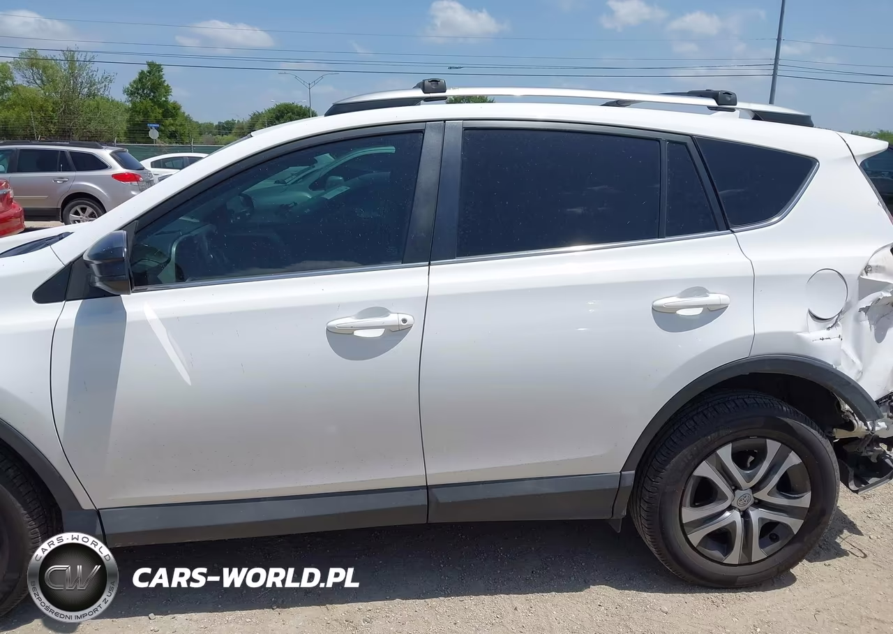 2018 Toyota Rav4 Le VIN:2T3BFREVXJW700850 - 15