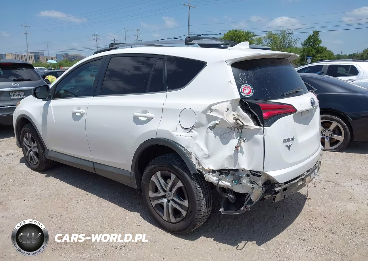 2018 Toyota Rav4 Le VIN:2T3BFREVXJW700850 - 3
