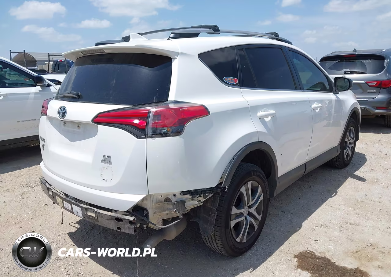 2018 Toyota Rav4 Le VIN:2T3BFREVXJW700850 - 4