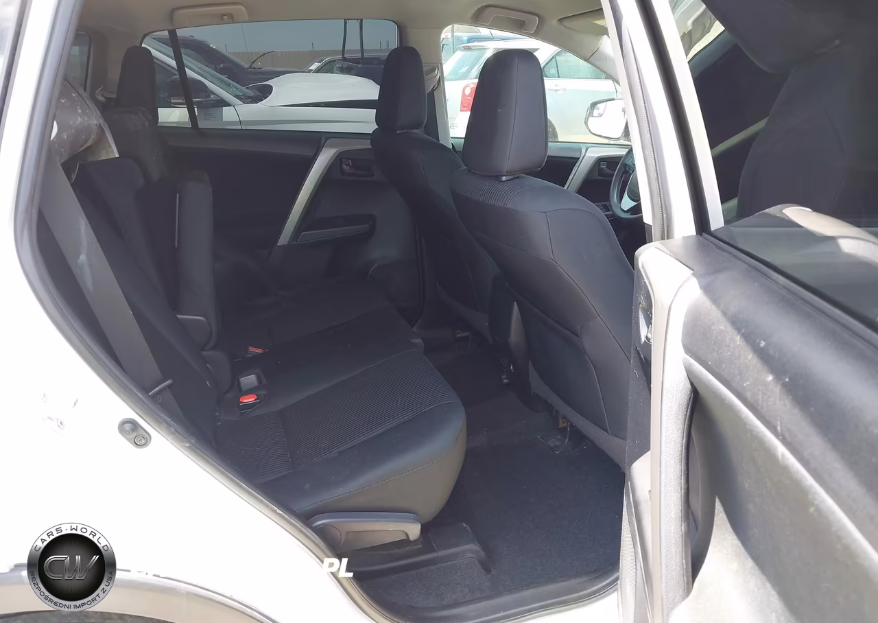 2018 Toyota Rav4 Le VIN:2T3BFREVXJW700850 - 8