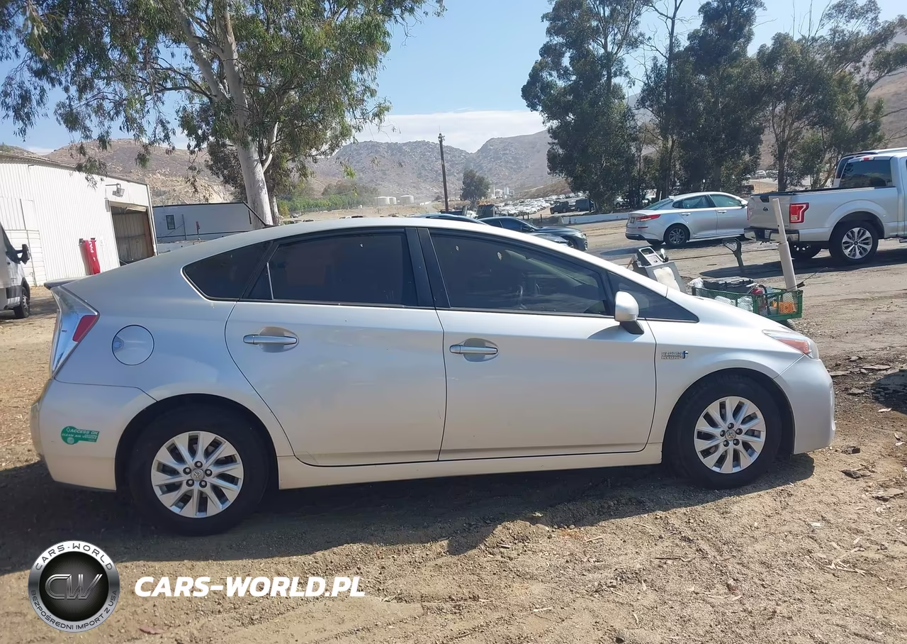2014 Toyota Prius Plug-In VIN:JTDKN3DP9E3055300 - 13