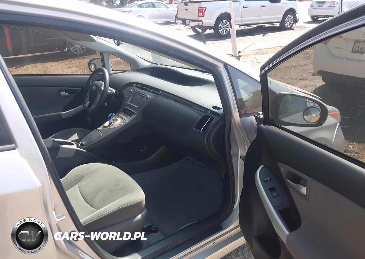 2014 Toyota Prius Plug-In VIN:JTDKN3DP9E3055300 - 5