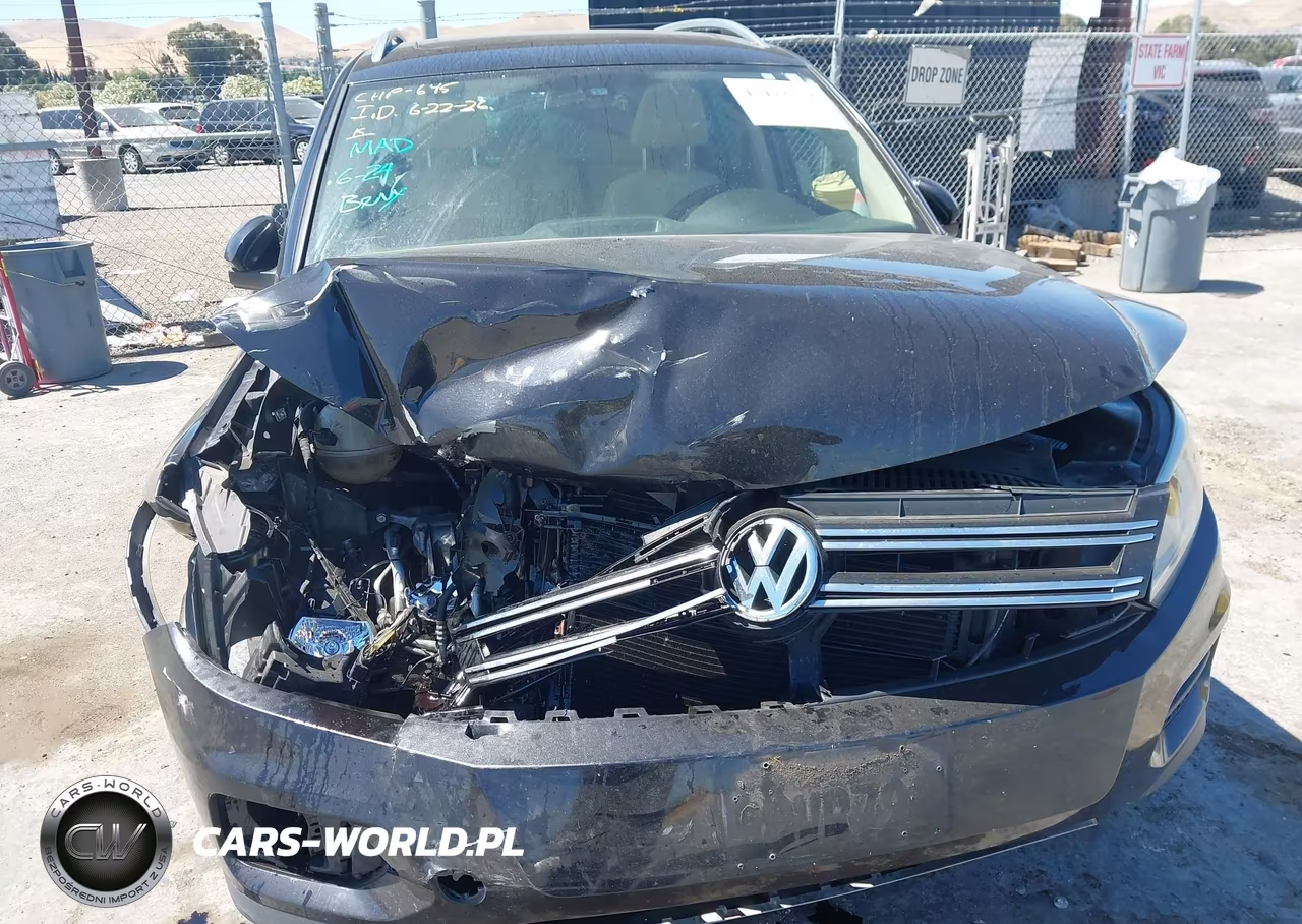 2017 Volkswagen Tiguan 2.0T Wolfsburg Edition VIN:WVGRV7AX6HK005387 - 6
