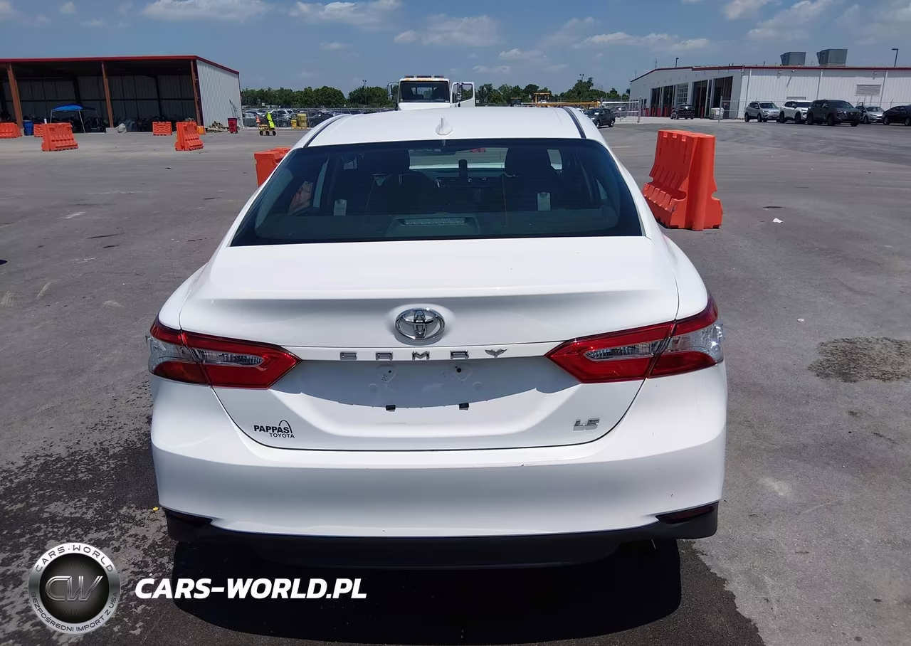 2020 Toyota Camry Le VIN:4T1C11AK0LU956796 - 16