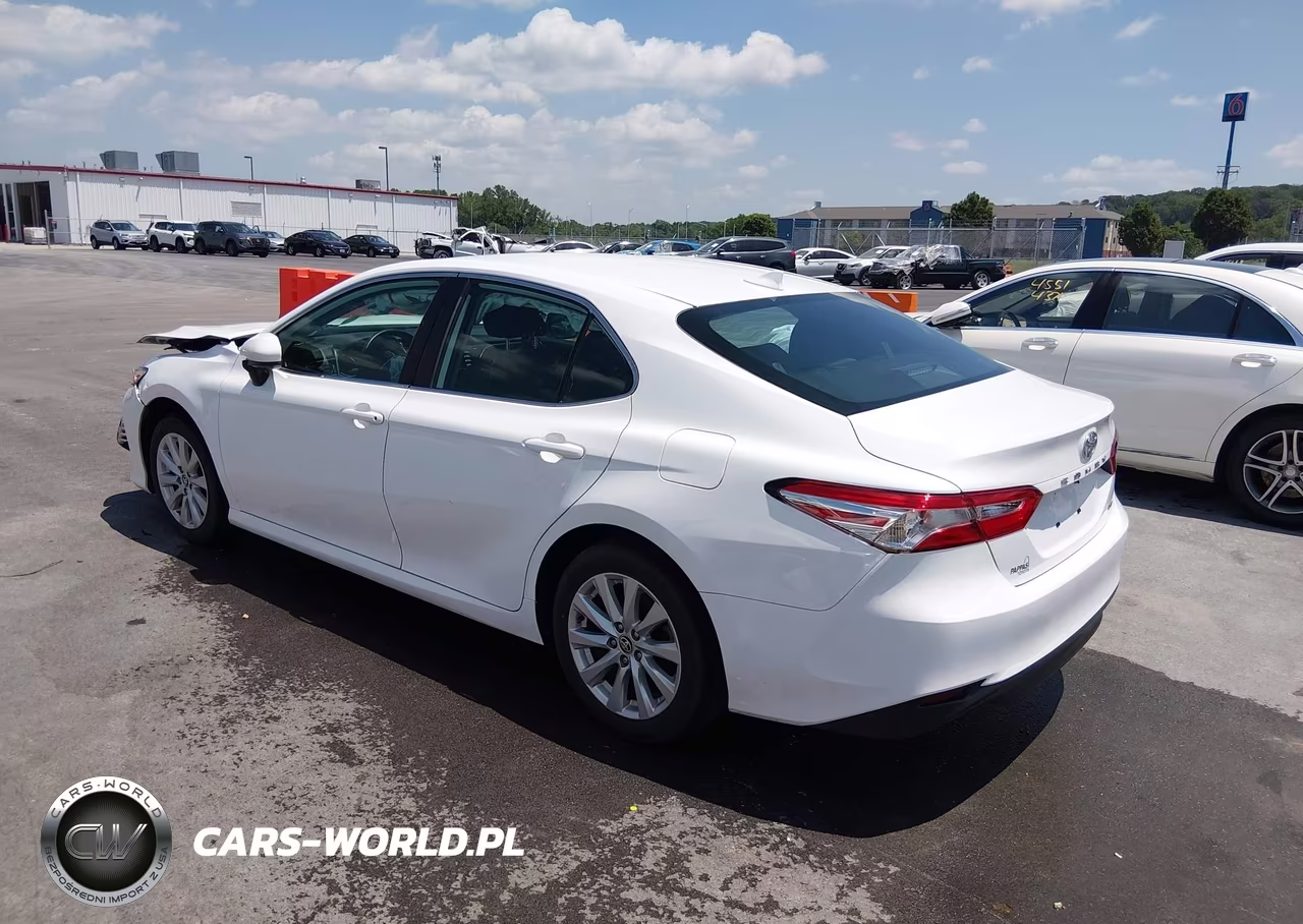 2020 Toyota Camry Le VIN:4T1C11AK0LU956796 - 3