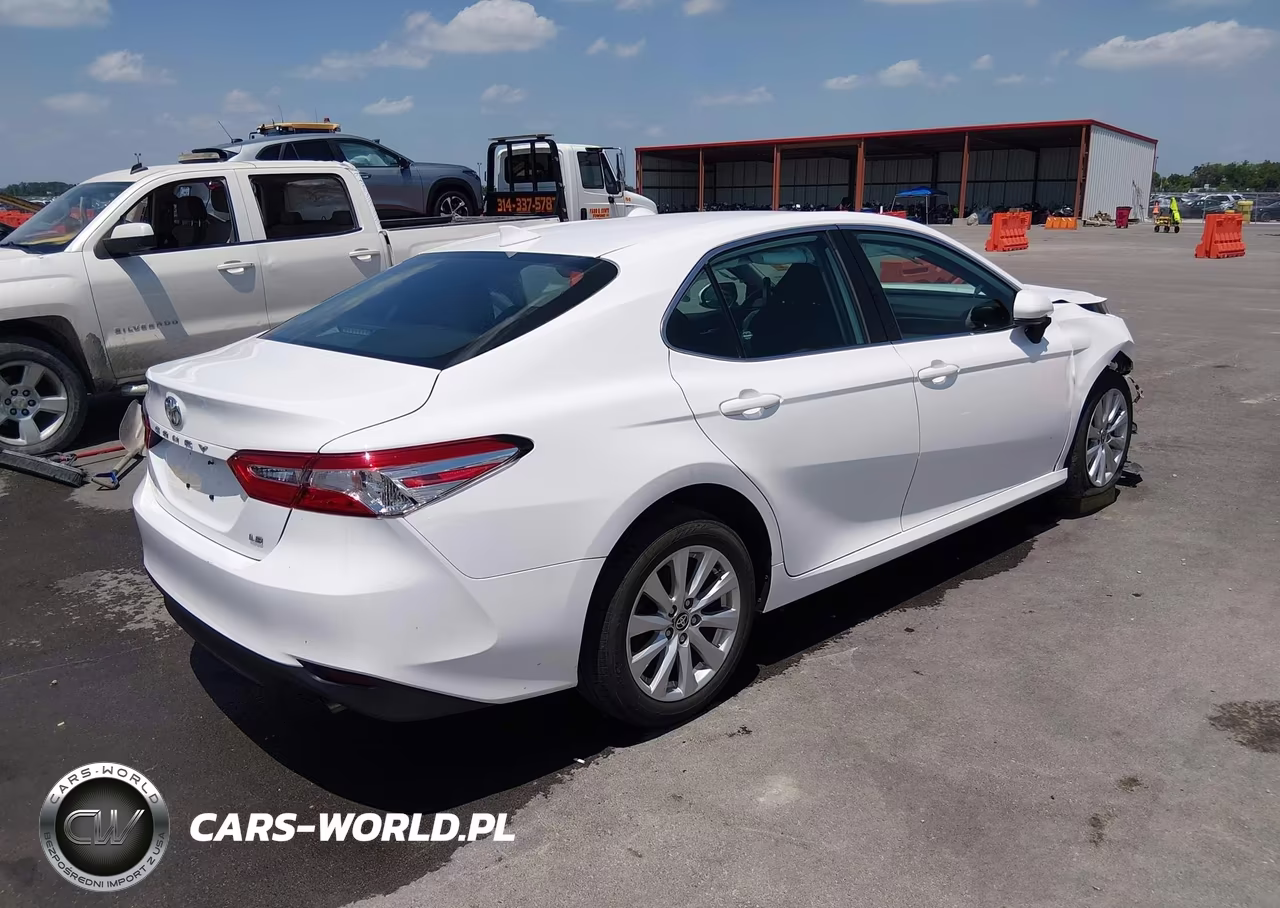 2020 Toyota Camry Le VIN:4T1C11AK0LU956796 - 4