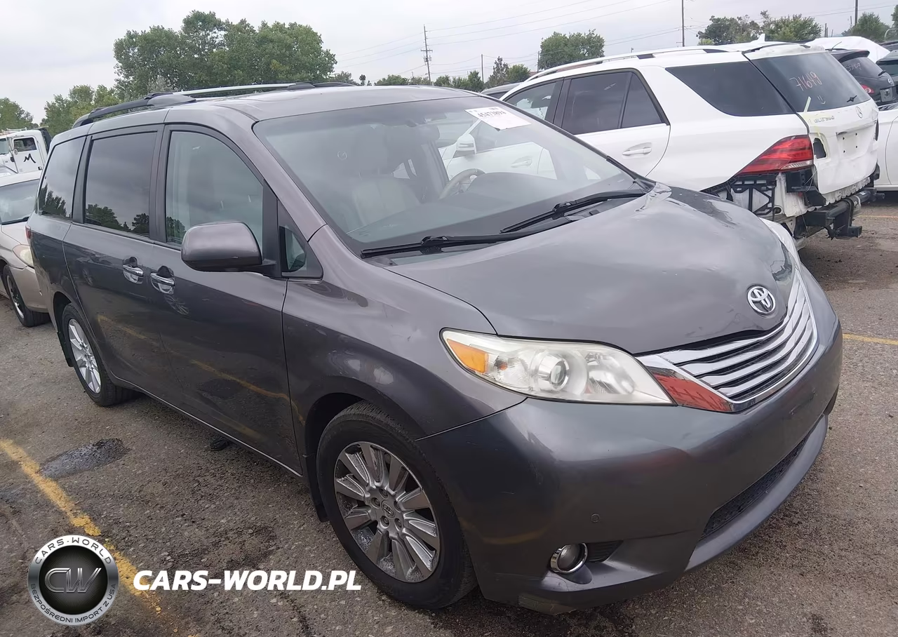 2012 Toyota Sienna Limited 7 Passenger