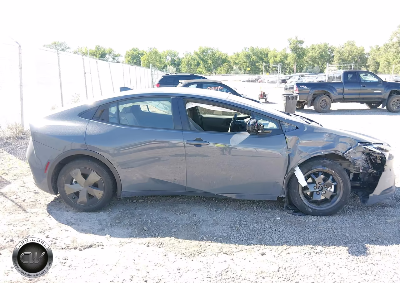 2024 Toyota Prius Le VIN:JTDACAAU4R3033419 - 13