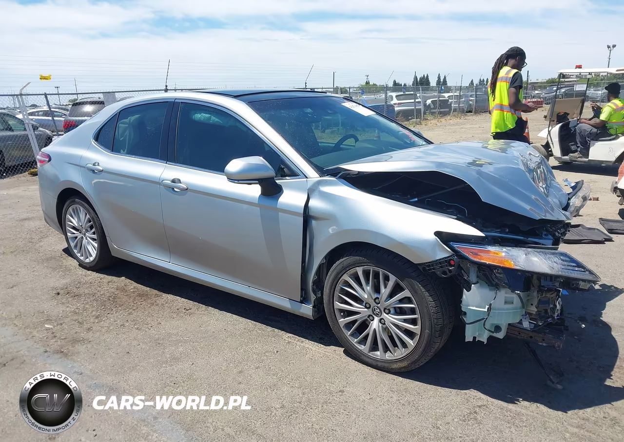 2018 Toyota Camry Xle V6 – zdjęcie 1 z 16