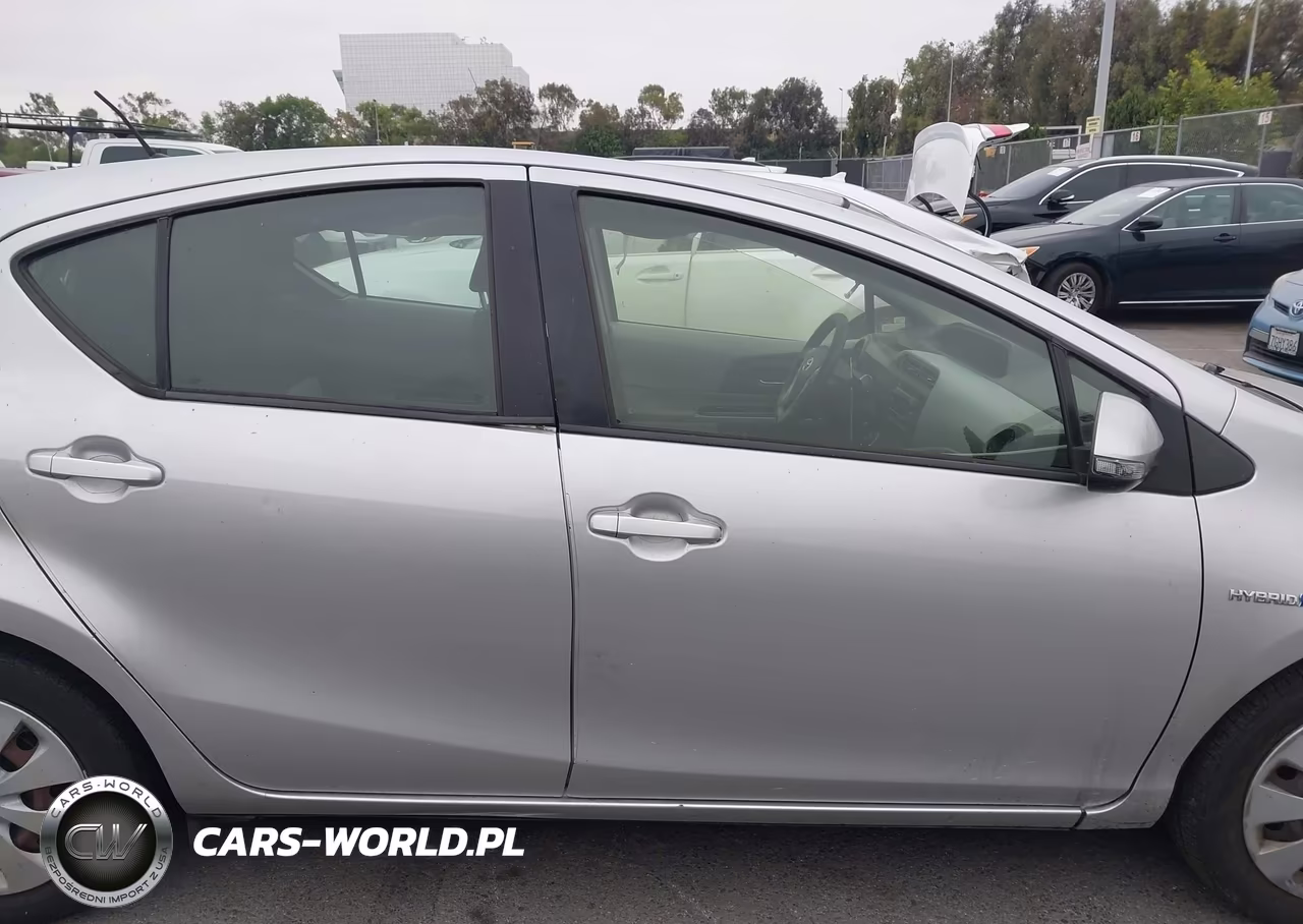 2012 Toyota Prius C Two VIN:JTDKDTB35C1010513 - 14