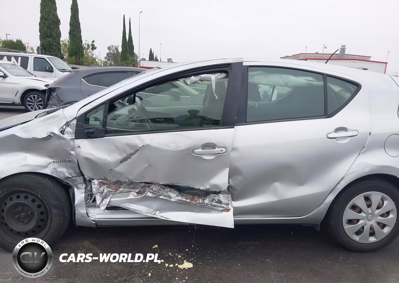 2012 Toyota Prius C Two VIN:JTDKDTB35C1010513 - 15