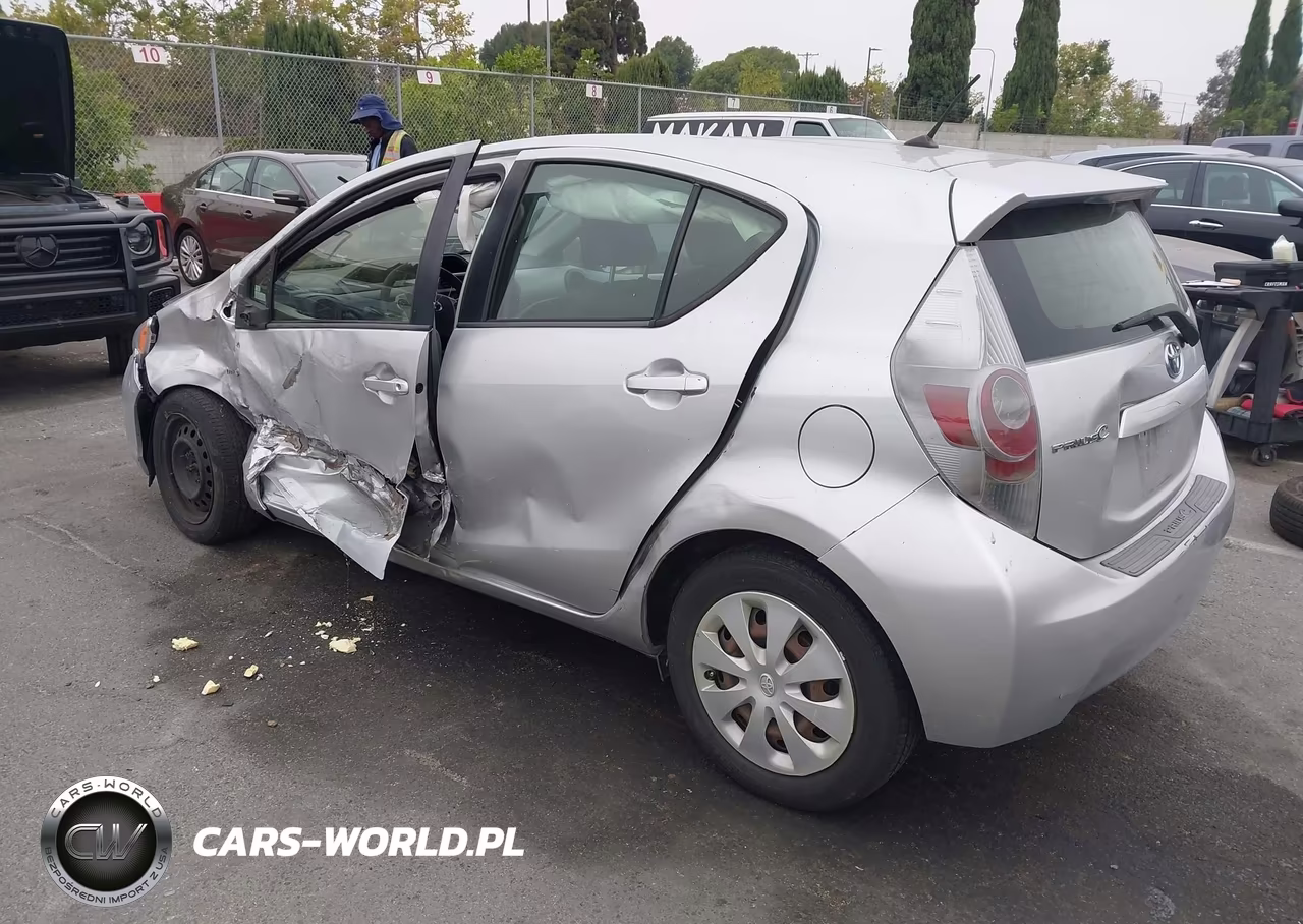 2012 Toyota Prius C Two VIN:JTDKDTB35C1010513 - 3
