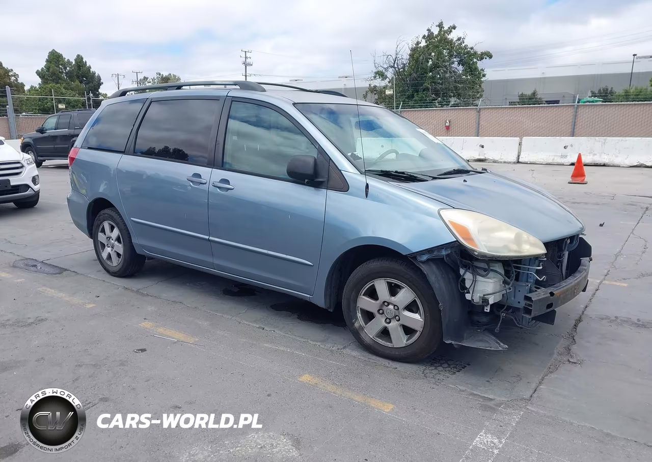 2004 Toyota Sienna Le – zdjęcie 1 z 15