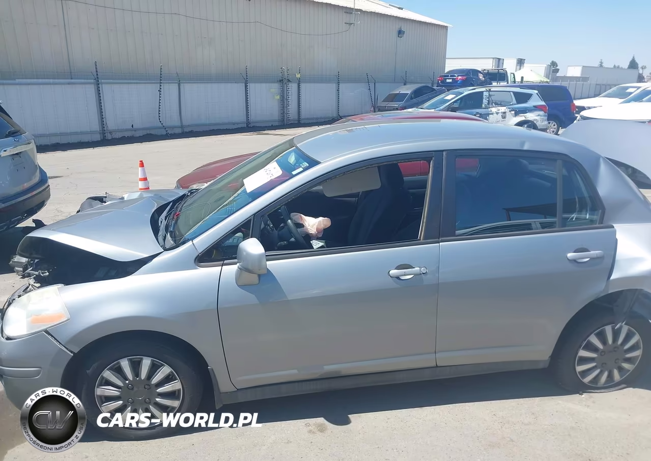 2010 Nissan Versa 1.8S VIN:3N1BC1AP3AL461900 - 13