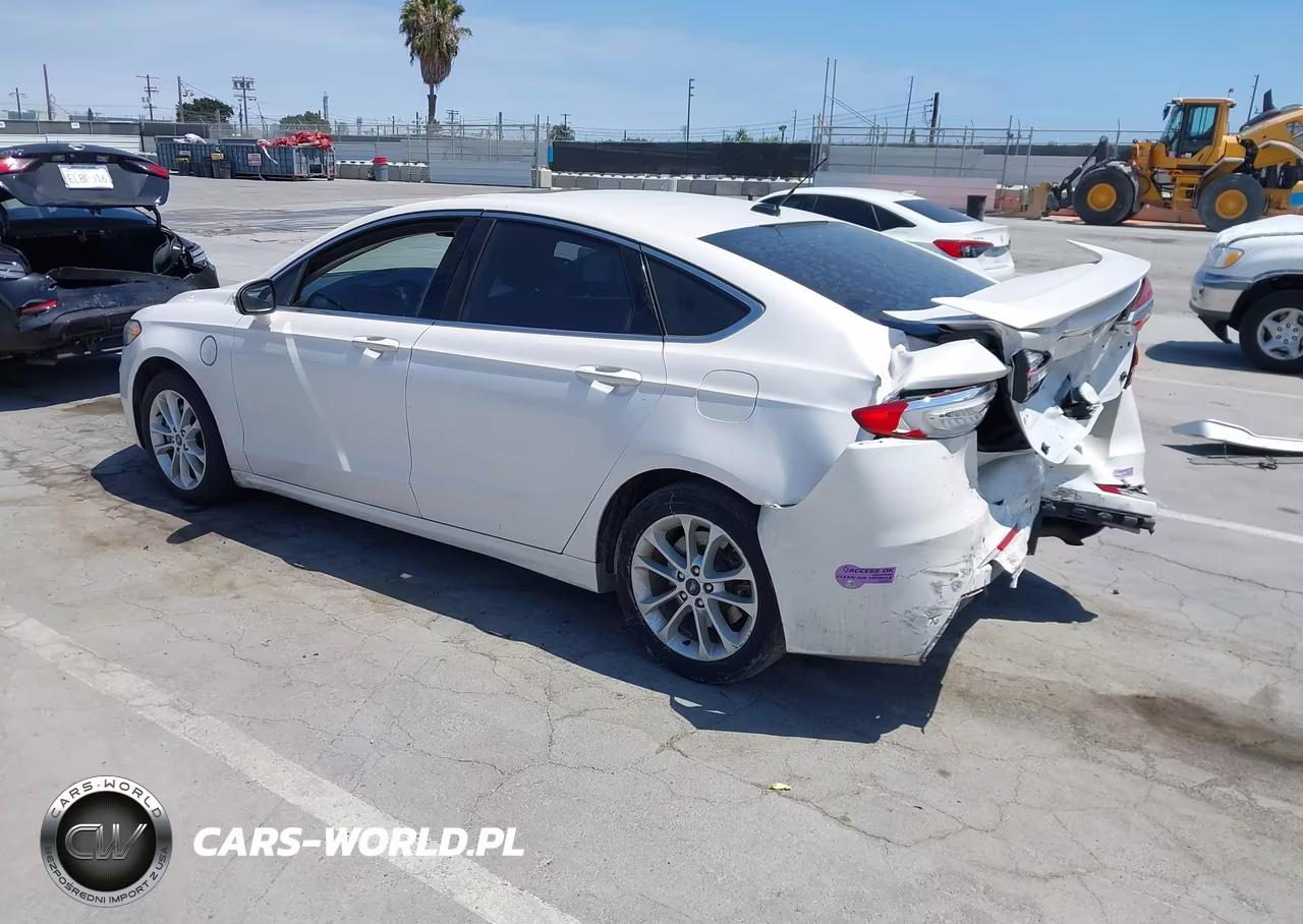 2019 Ford Fusion Energi Titanium VIN:3FA6P0SU7KR175005 - 3
