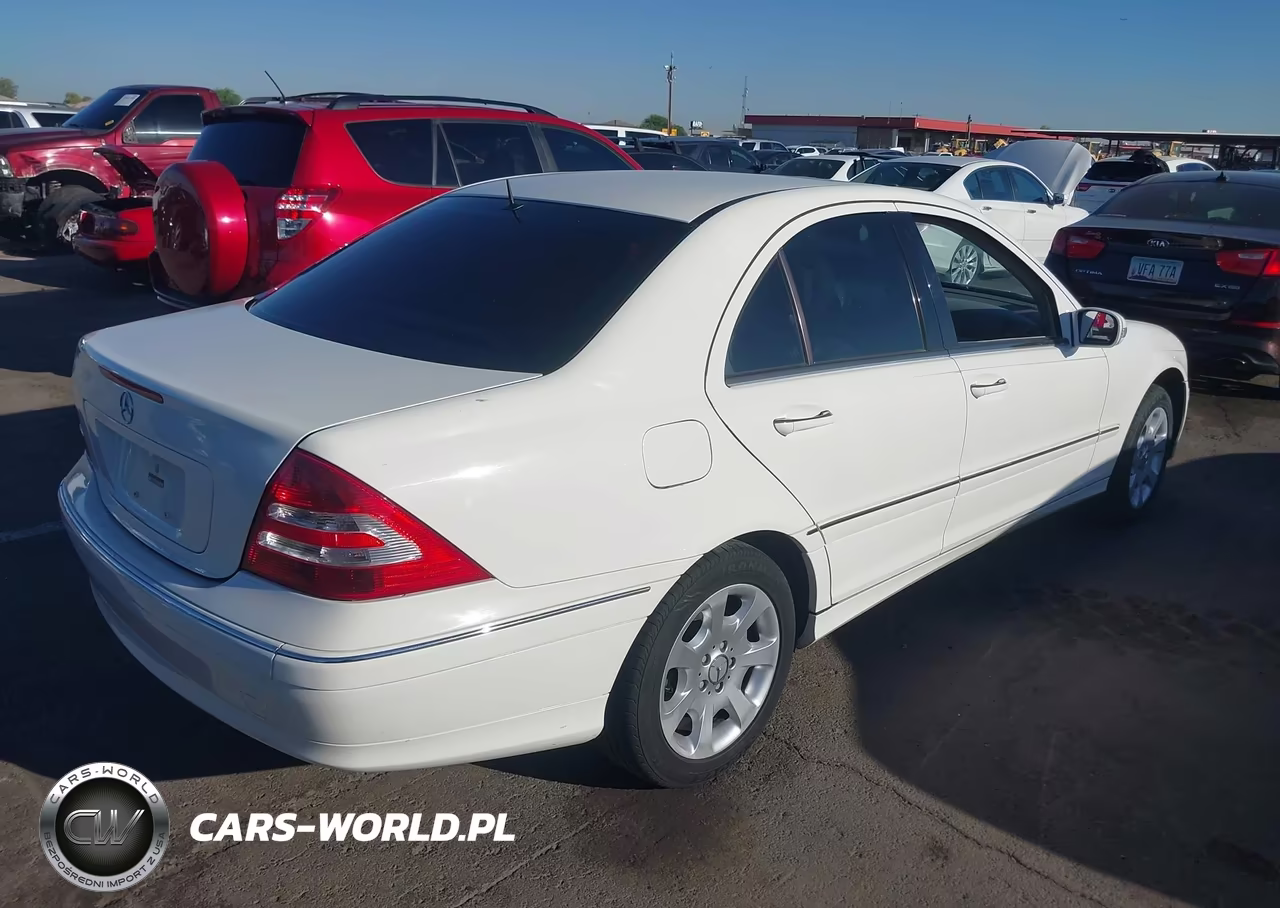 2005 Mercedes-Benz C 240 Luxury VIN:WDBRF61J45F571252 - 4