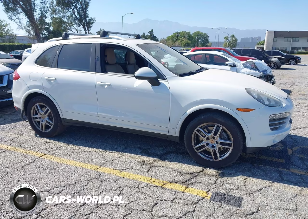 2014 Porsche Cayenne Platinum Edition VIN:WP1AA2A21ELA08528 - 13