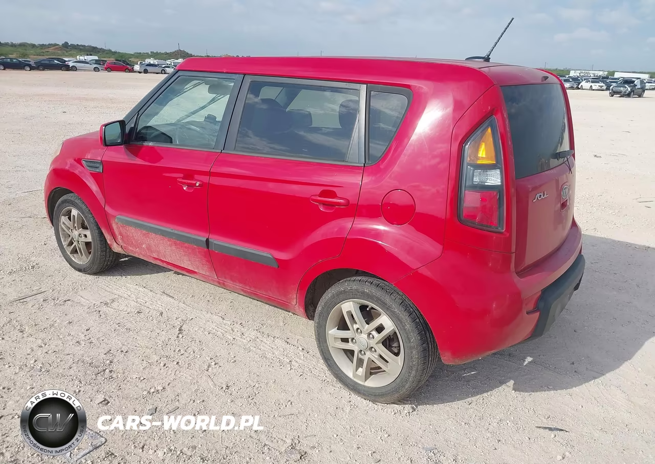 2011 Kia Soul + VIN:KNDJT2A28B7239037 - 3