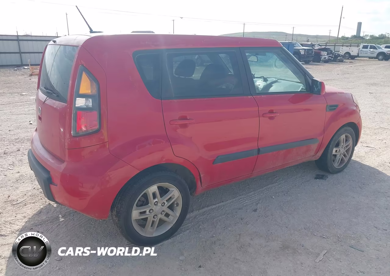 2011 Kia Soul + VIN:KNDJT2A28B7239037 - 4