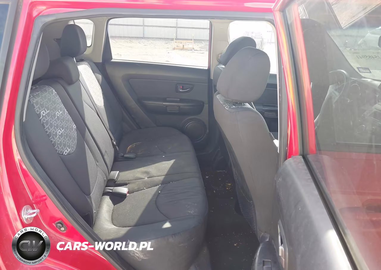 2011 Kia Soul + VIN:KNDJT2A28B7239037 - 8
