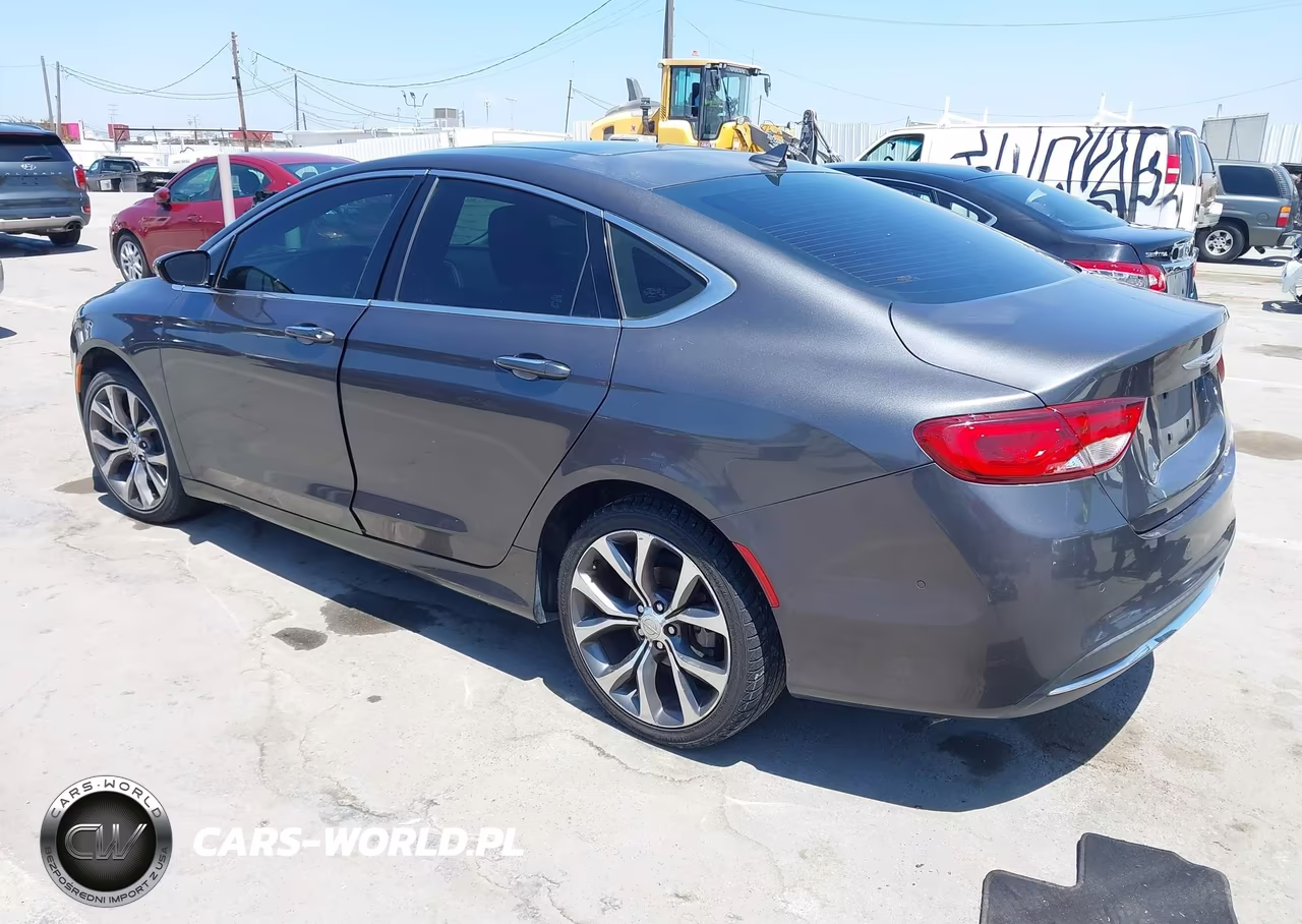2015 Chrysler 200 C VIN:1C3CCCCB3FN654929 - 3