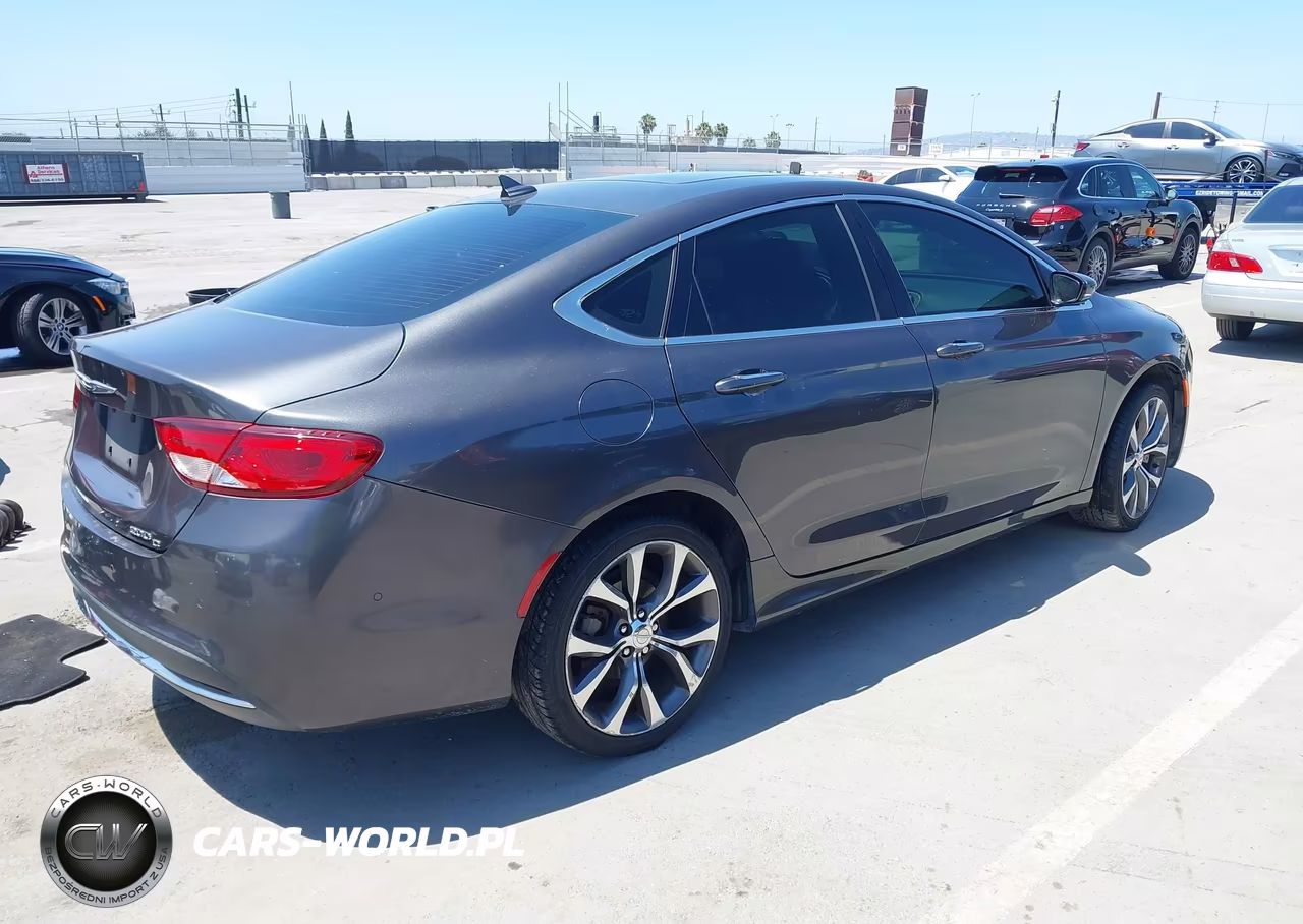2015 Chrysler 200 C VIN:1C3CCCCB3FN654929 - 4
