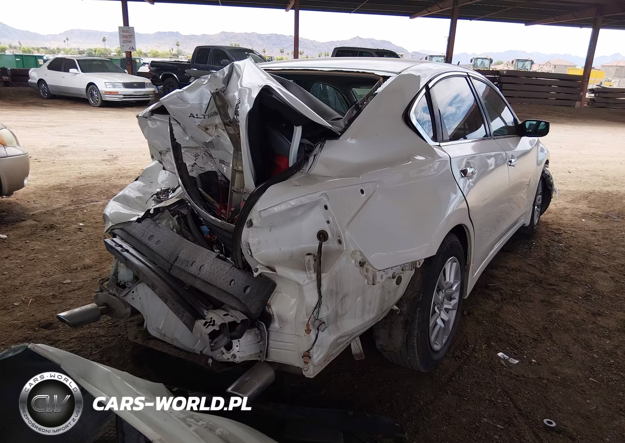 2015 Nissan Altima 2.5 S VIN:1N4AL3AP7FC475456 - 4