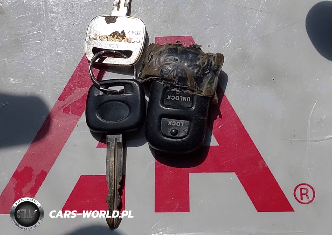 2003 Toyota Corolla Le VIN:1NXBR32E63Z020710 - 11