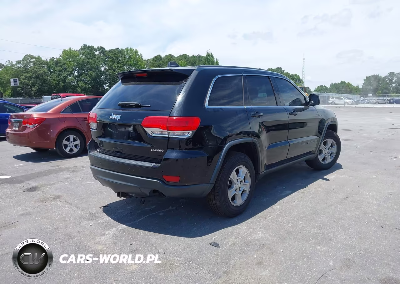 2017 Jeep Grand Cherokee Laredo VIN:1C4RJEAG2HC890394 - 4