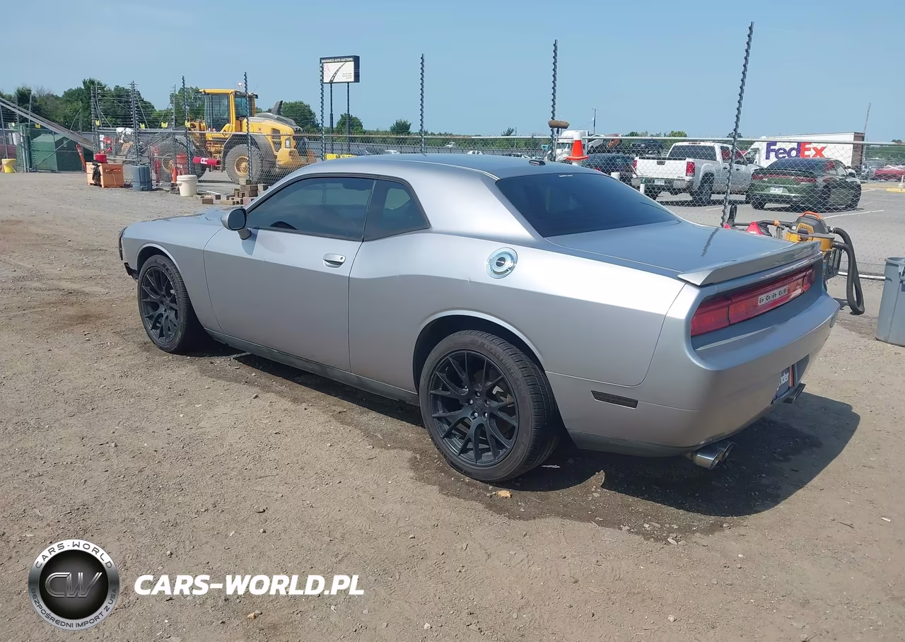 2013 Dodge Challenger Sxt VIN:2C3CDYAG8DH651815 - 3