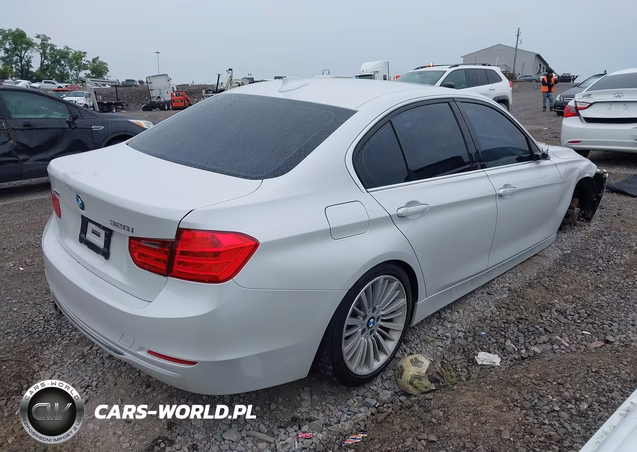 2013 BMW 328I xDrive VIN:WBA3B5G53DNS02388 - 4