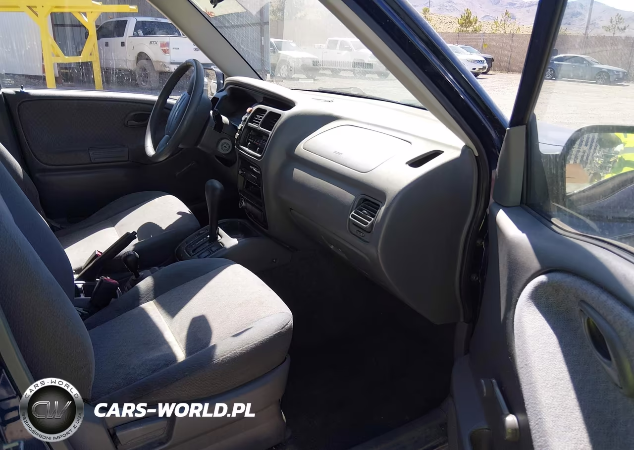 2000 Chevrolet Tracker Hard Top VIN:2CNBJ13C0Y6910666 - 5