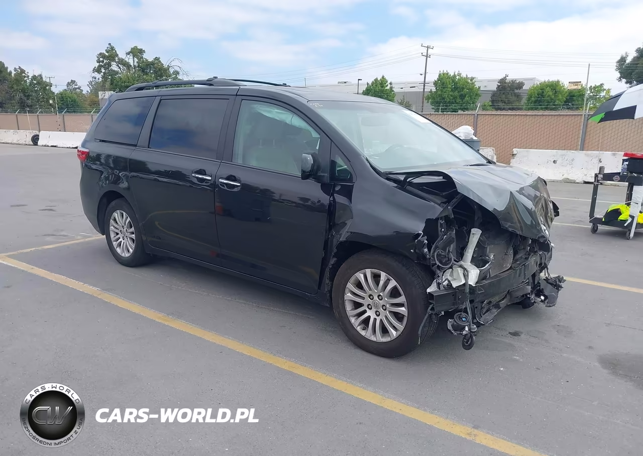 2016 Toyota Sienna Xle 8 Passenger
