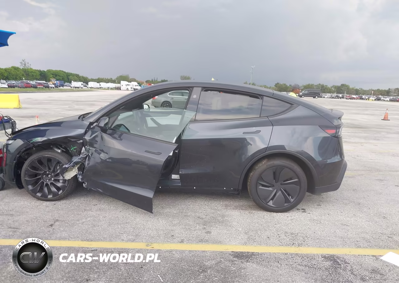 2026 Tesla Model Y All-Wheel Drive-Long Range Launch Series-Premium All-Wheel Drive VIN:7SAYGDEE7TA635085 - 14