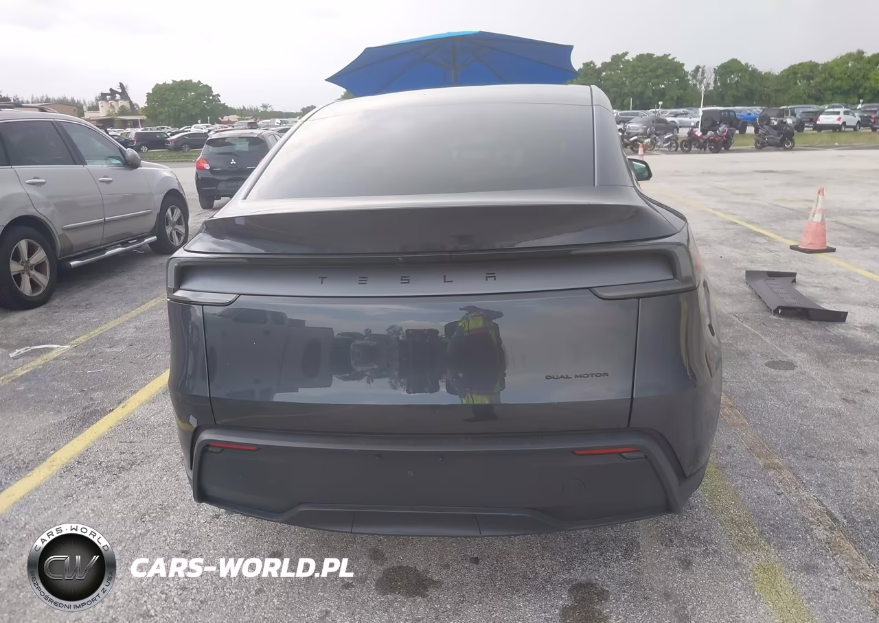 2026 Tesla Model Y All-Wheel Drive-Long Range Launch Series-Premium All-Wheel Drive VIN:7SAYGDEE7TA635085 - 16