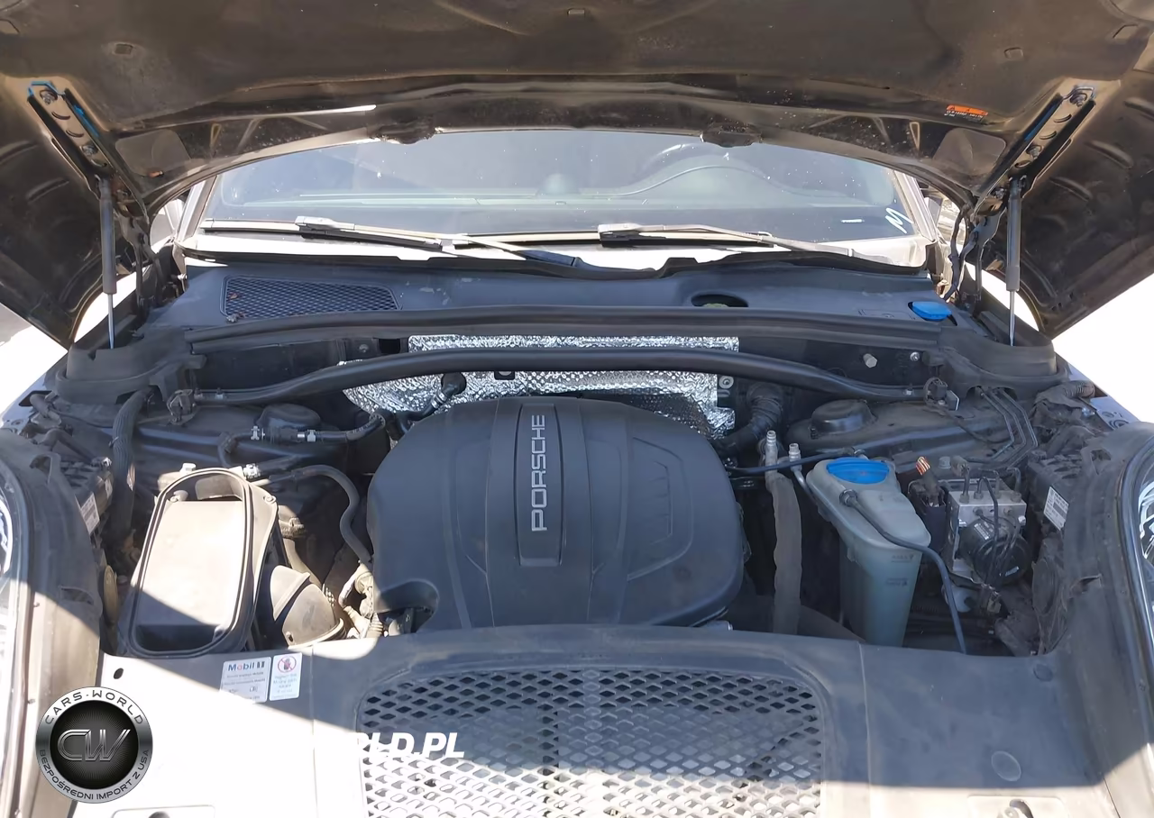 PORSCHE MACAN VIN:WP1AA2A50JLB18359 - 10
