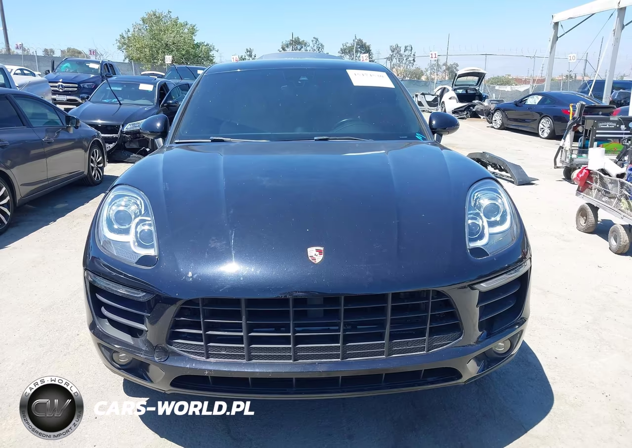 PORSCHE MACAN VIN:WP1AA2A50JLB18359 - 12