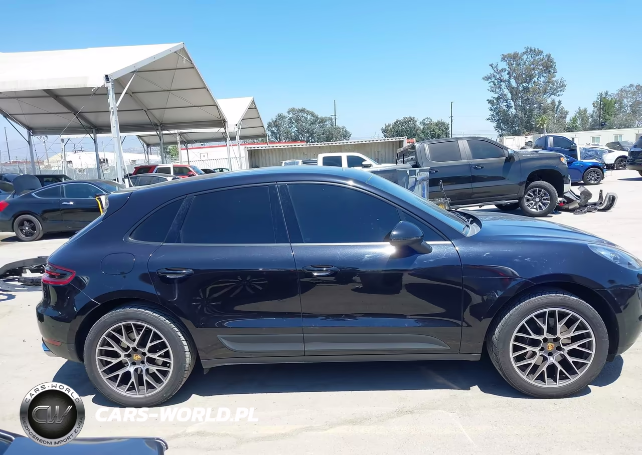 PORSCHE MACAN VIN:WP1AA2A50JLB18359 - 13