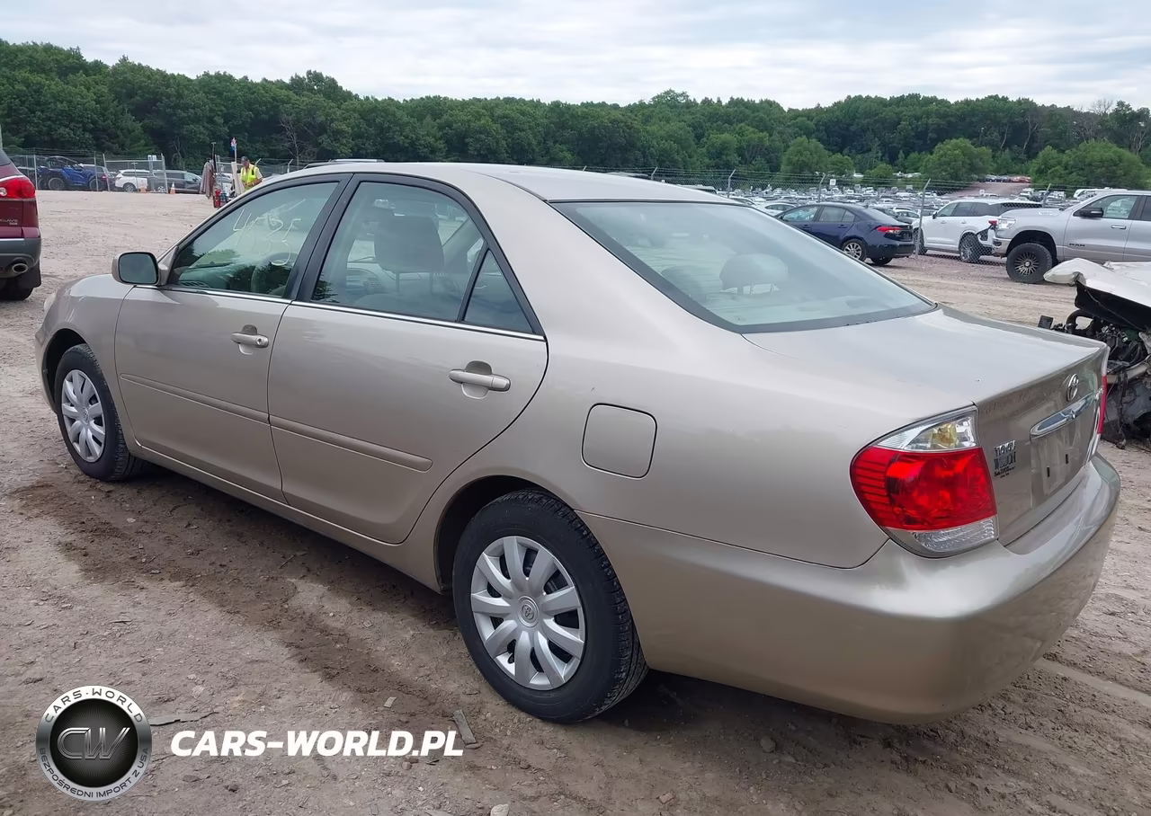 2005 Toyota Camry Le VIN:4T1BE30K85U403331 - 3
