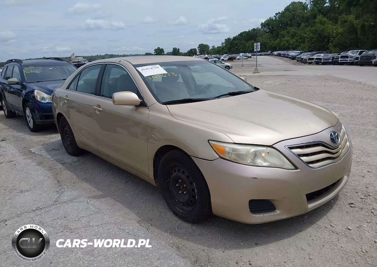 2011 Toyota Camry Le – zdjęcie 1 z 13