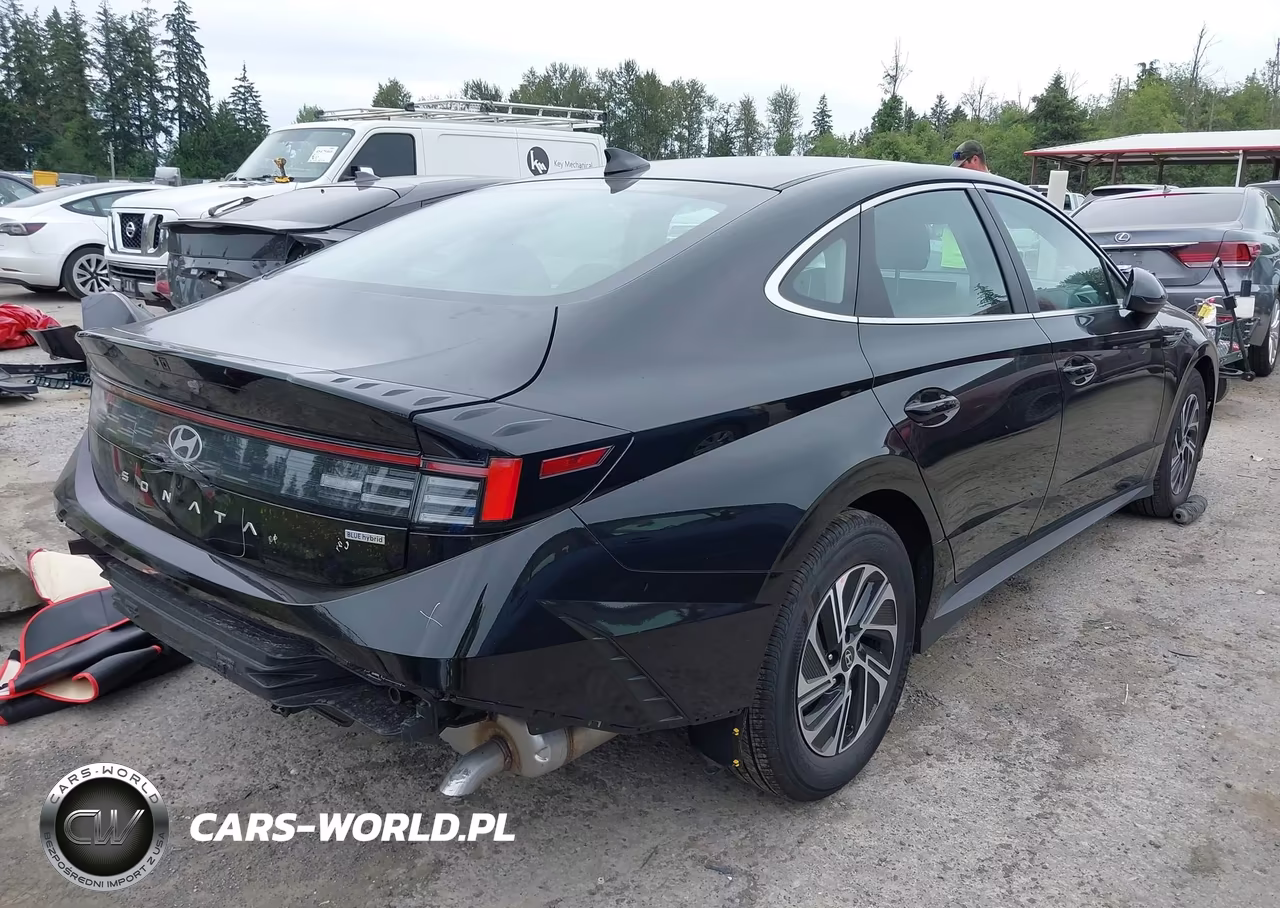 2026 Hyundai Sonata Hybrid Blue VIN:KMHL24JJ9TA167103 - 4