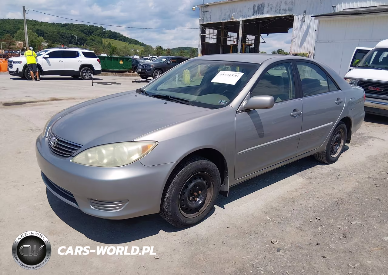 2005 Toyota Camry Le VIN:4T1BE30K45U992829 - 2