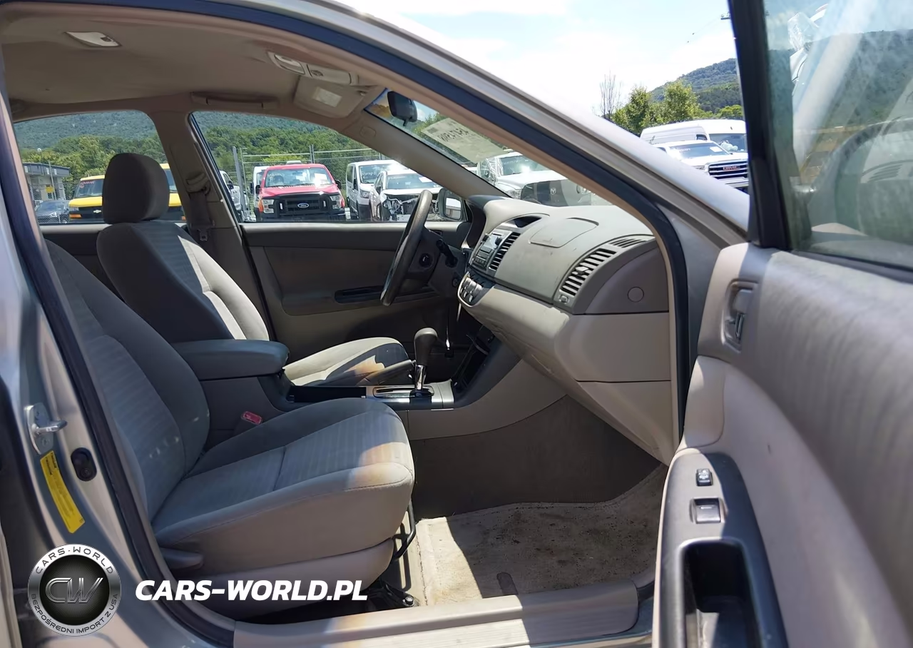 2005 Toyota Camry Le VIN:4T1BE30K45U992829 - 5
