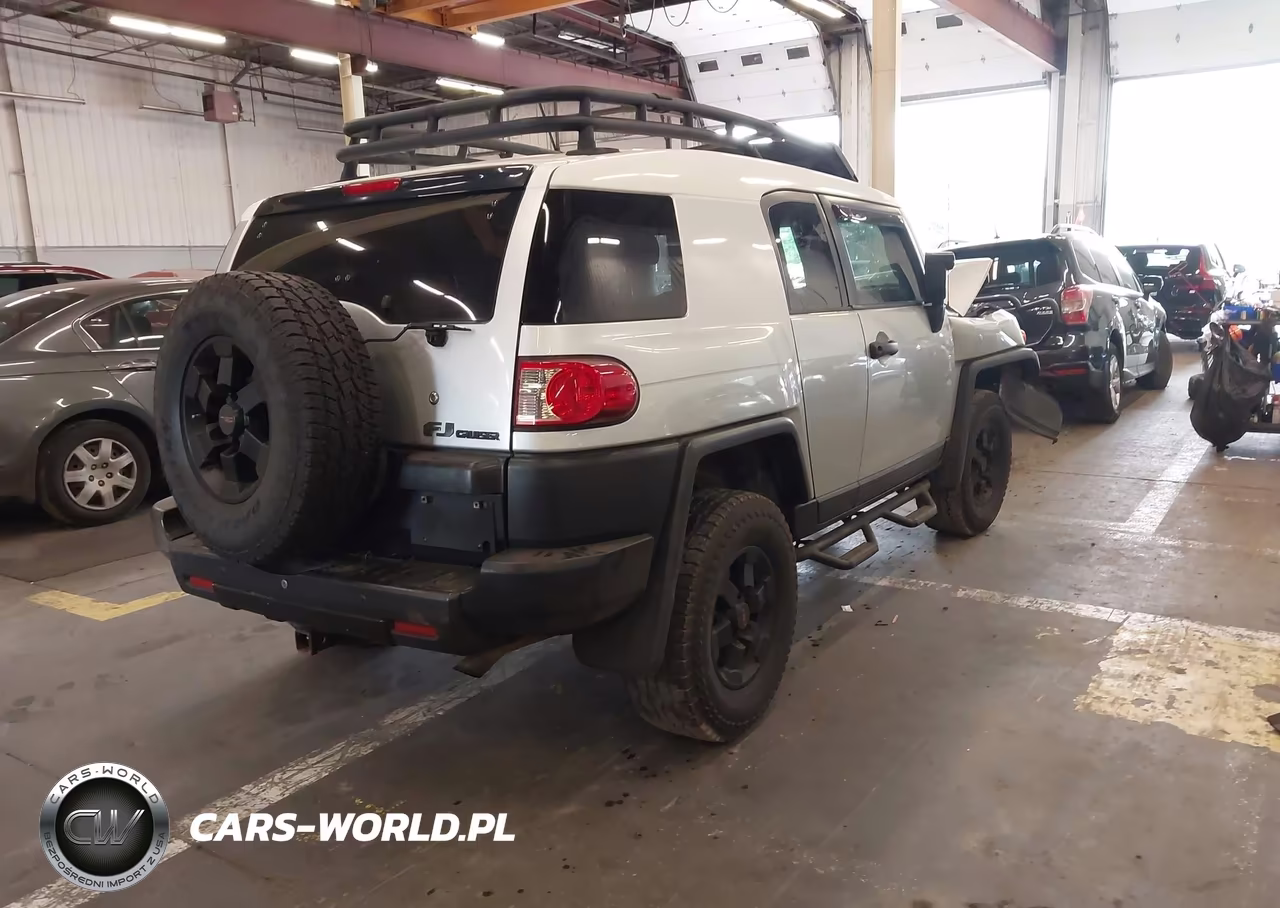 2008 Toyota Fj Cruiser VIN:JTEBU11F28K005413 - 4
