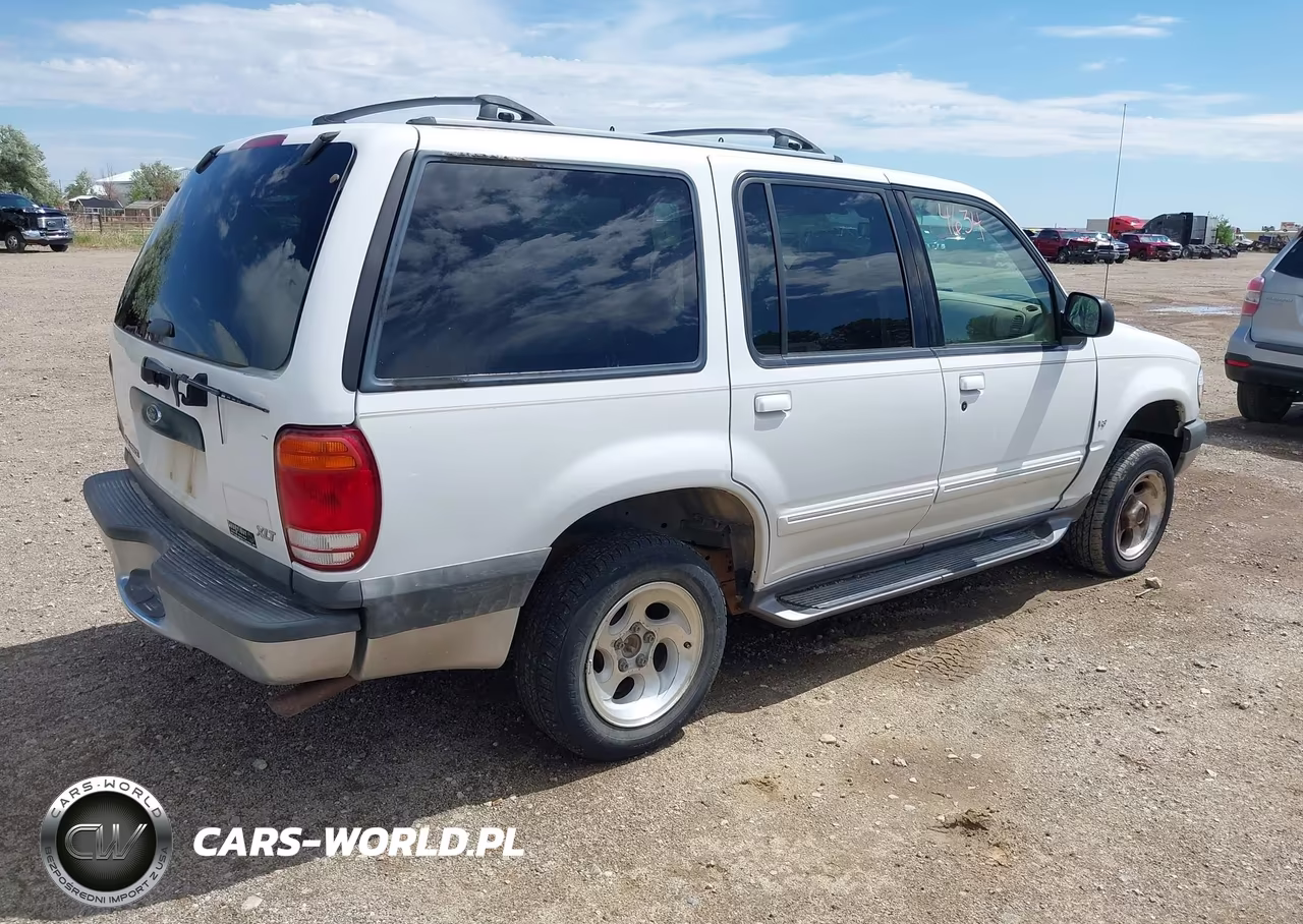 2001 Ford Explorer Xlt VIN:1FMZU83PX1ZA40310 - 4