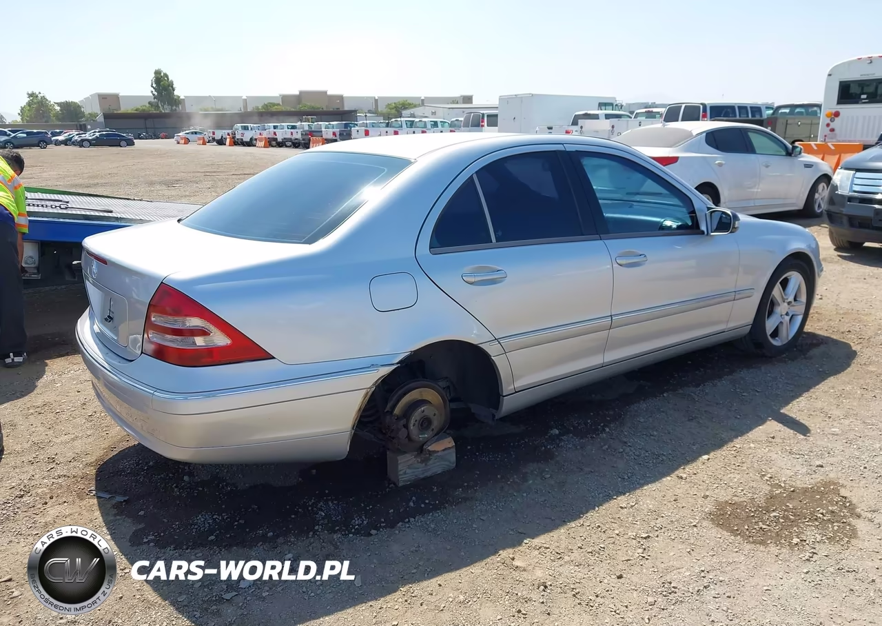 2004 Mercedes-Benz C 240 VIN:WDBRF61J94A617444 - 4