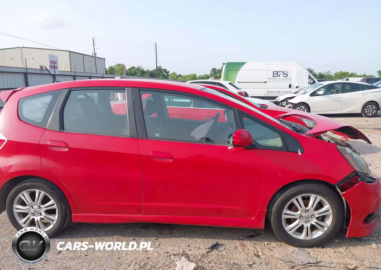 2012 Honda Fit Sport VIN:JHMGE8H51CC019463 - 13