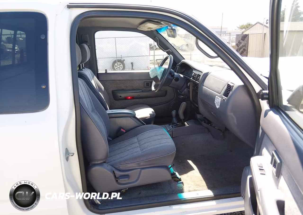 1999 Toyota Tacoma VIN:4TAWN72N5XZ462634 - 5