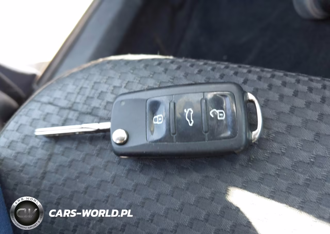 2012 Volkswagen Passat 2.5L S VIN:1VWAP7A38CC007747 - 11